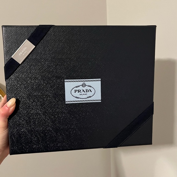 Prada Re-Edition 2005 Re-Nylon Bag. Color: Desert Beige. - Picture 6 of 6